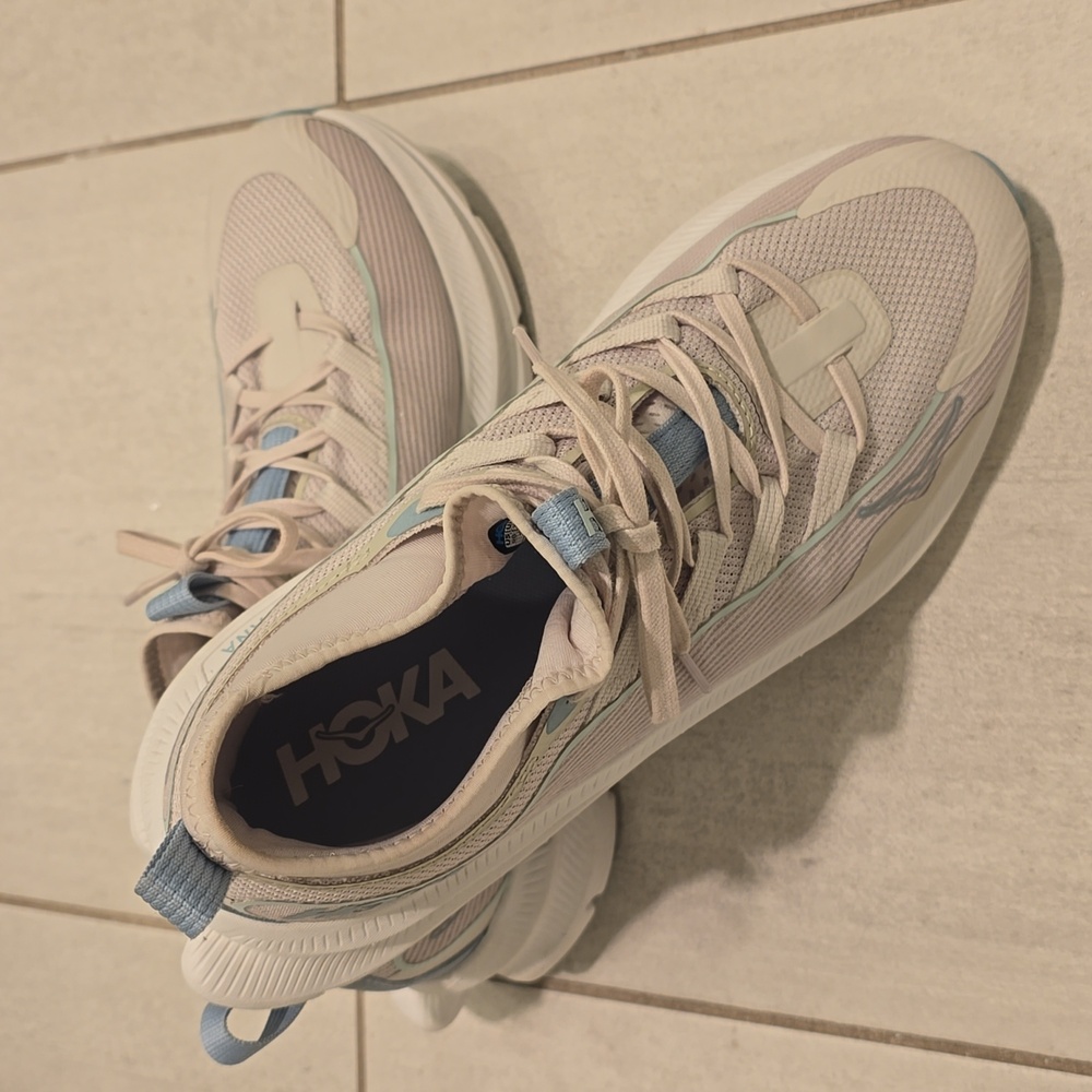 HOKA Kawana Mid Women's Shoes in Stucco/White Size Like New Size 9B US
